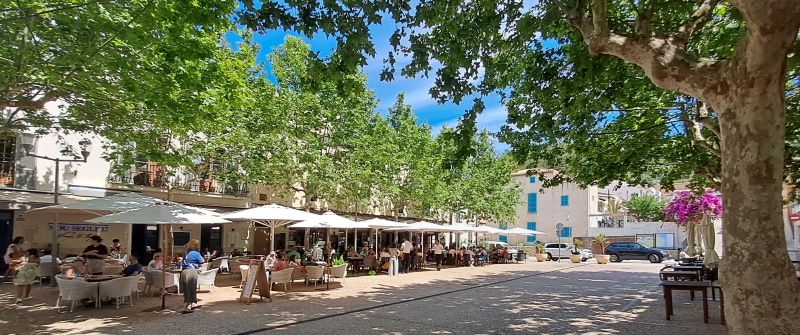 Plaza de L'Orient - MallorcaDrive.com